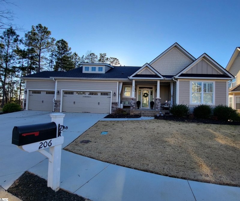 Property image 2 at 206 Easton Court, Simpsonville, SC 29680
