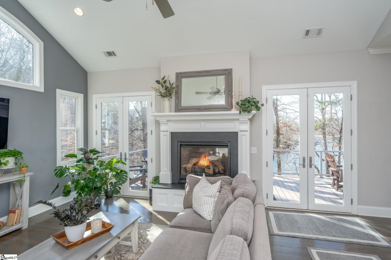 Property image 4 at 107 Mapleleaf Way, Seneca, SC 29672