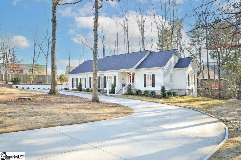 Property image 2 at 514 Huntington Road, Greenville, SC 29615