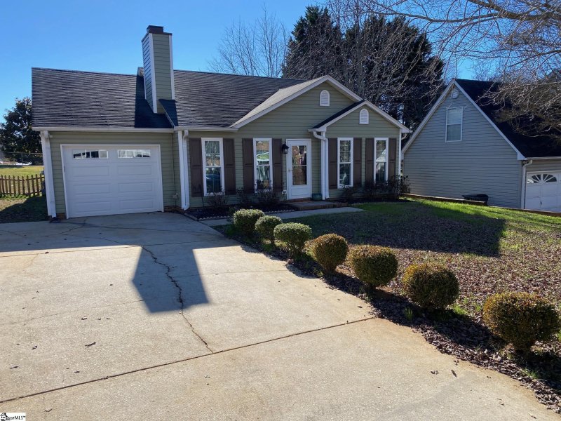 Property image 2 at 101 Clear Lake Drive, Simpsonville, SC 29680