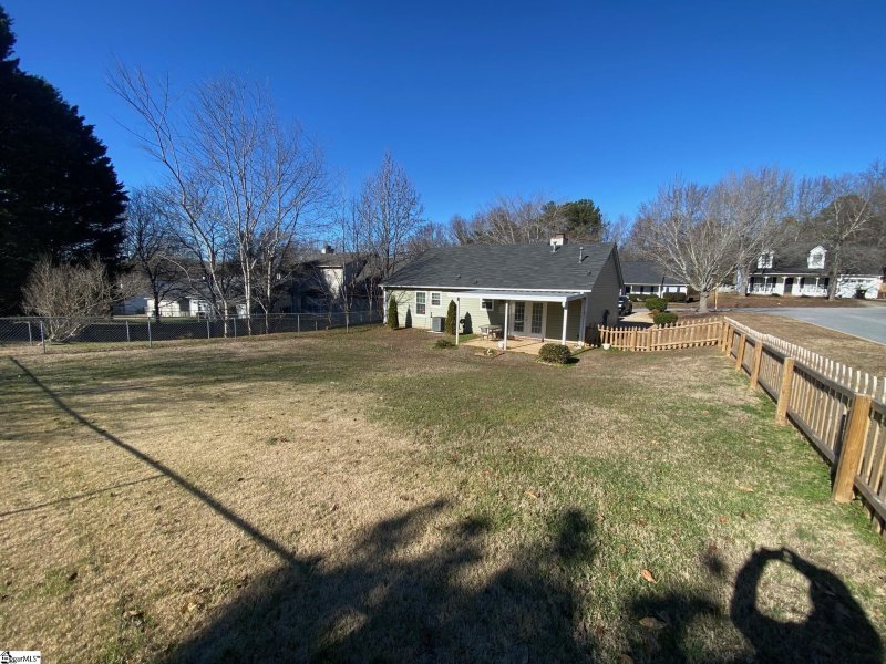 Property image 5 at 101 Clear Lake Drive, Simpsonville, SC 29680