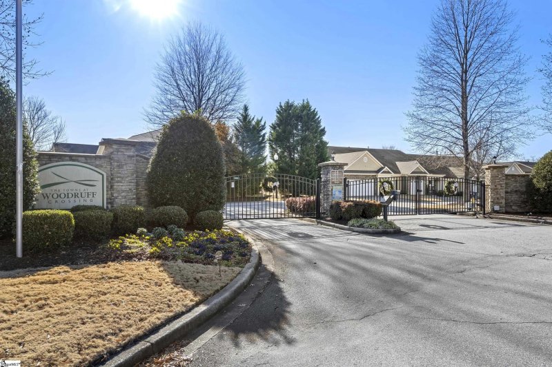 Property image 3 at 334 Easterlin Way, Greenville, SC 29607