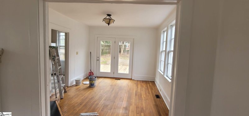 Property image 3 at 10 Brookside Avenue, Greenville, SC 29607