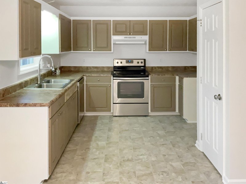 Property image 5 at 121 Caroway Court, Spartanburg, SC 29303