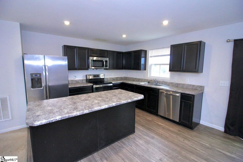 Property image 3 at 306 Hobson Way, Lyman, SC 29365