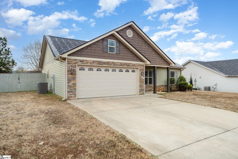 Property image 2 at 4 Robin Drive, Anderson, SC 29626