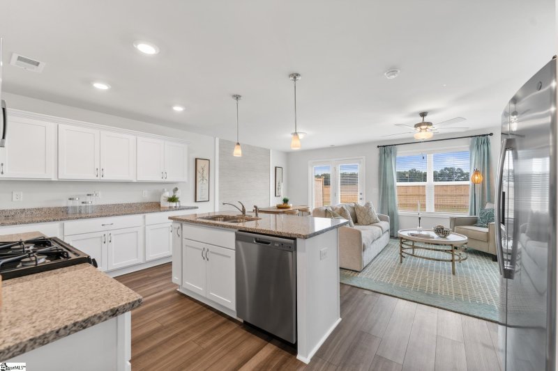 Property image 4 at 606 Blossom Run, Spartanburg, SC 29307