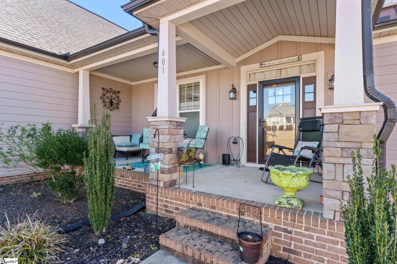 Property image 2 at 401 Skyway Place, Travelers Rest, SC 29690