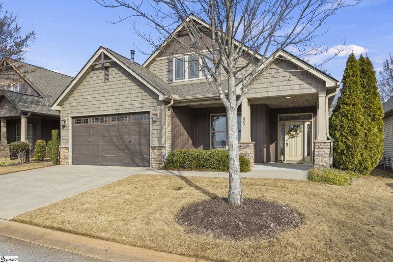 Property image 2 of 802 Shandwick Drive in Greystone Cottages, Greer, SC 29650