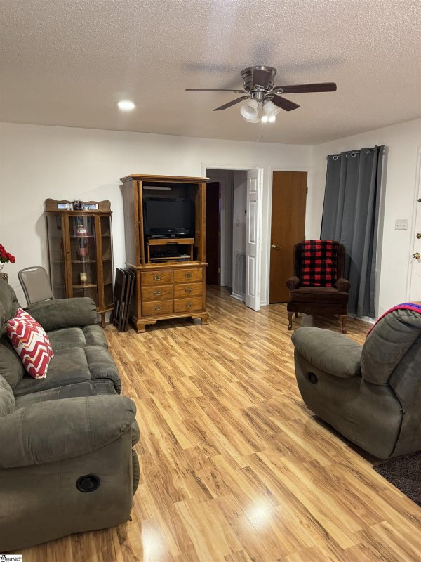 Property image 2 at 204 Placid Court, Spartanburg, SC 29307