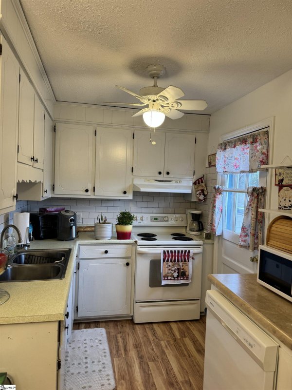 Property image 4 at 204 Placid Court, Spartanburg, SC 29307