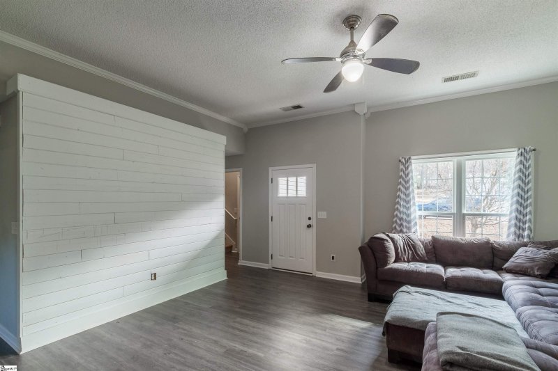 Property image 3 at 11 Brockmore Drive, Greenville, SC 29605