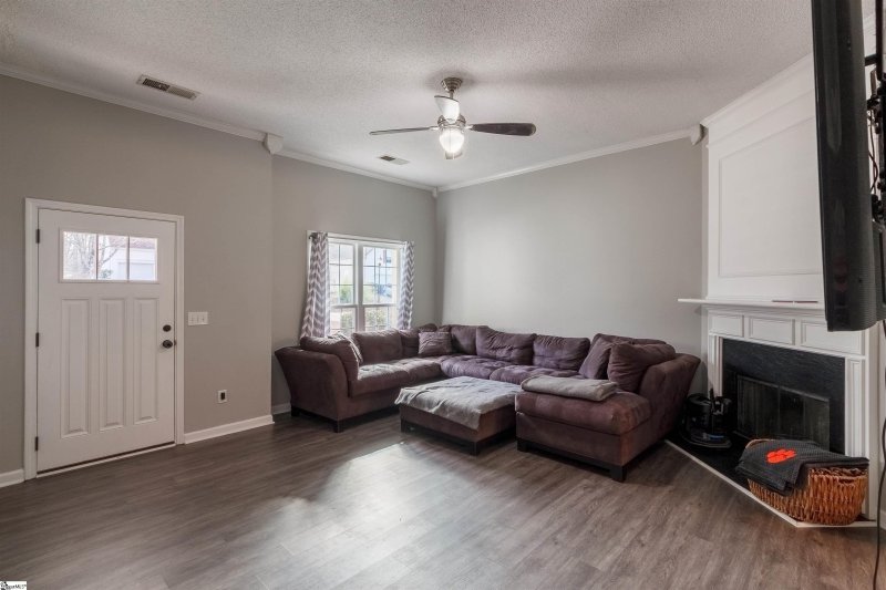 Property image 4 at 11 Brockmore Drive, Greenville, SC 29605