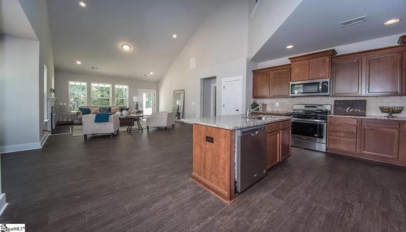 Property image 5 at 30 Creekhaven Lane, Taylors, SC 29687