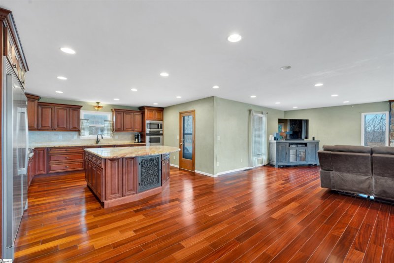 Property image 3 at 1036 Briarwood Drive, Easley, SC 29642