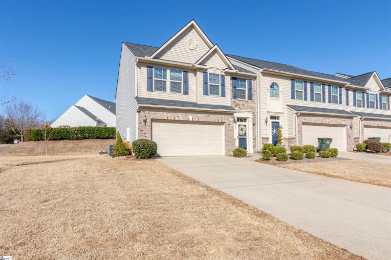 Property image 2 at 330 Bellerive Drive, Duncan, SC 29334