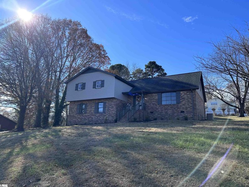 Property image 2 at 221 Timbrooke Way, Easley, SC 29642