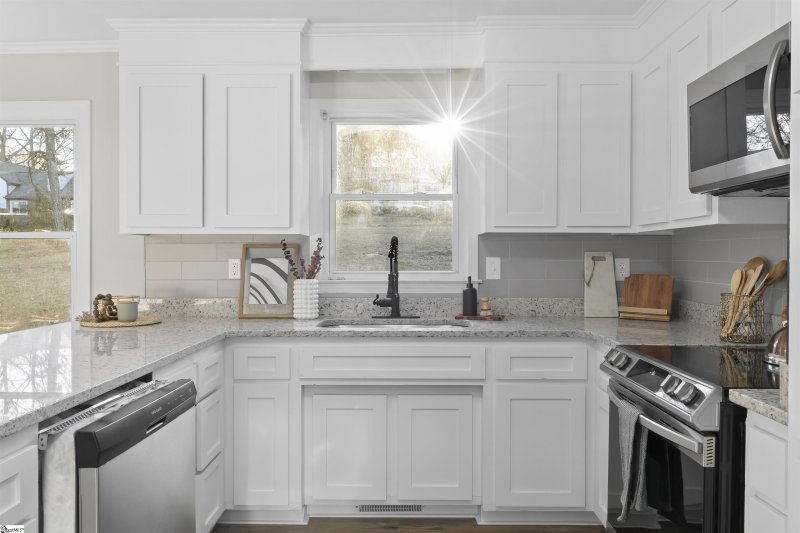 Property image 5 at 221 Timbrooke Way, Easley, SC 29642