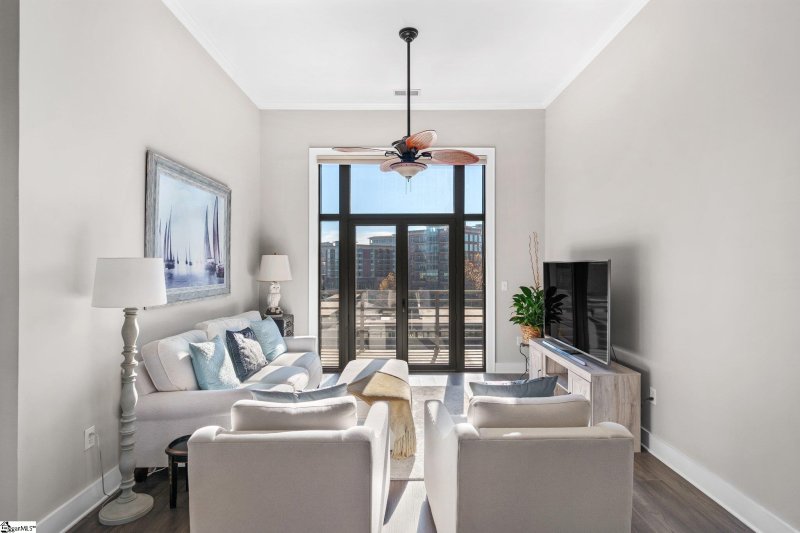 Property image 4 at 112 W Broad Street, Greenville, SC 29601