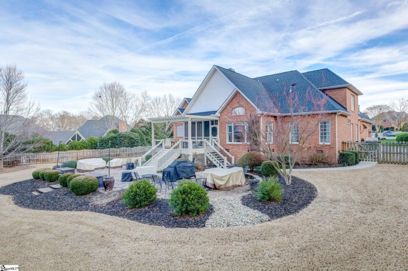 Property image 2 at 215 Steadman Way, Greer, SC 29650