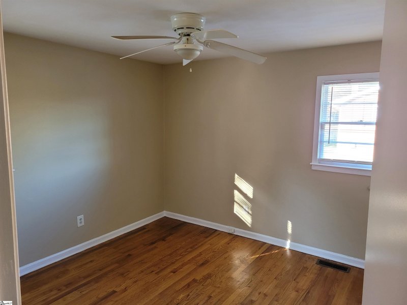 Property image 3 at 158 Woodridge Circle, Greenville, SC 29607