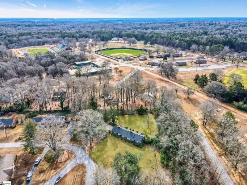 Property image 3 at 114 York Street, Clinton, SC 29325