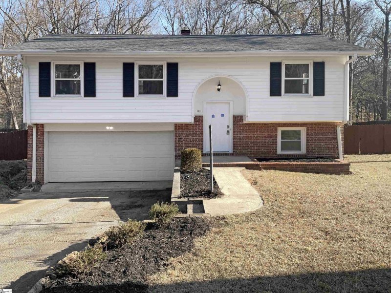 114 Woodridge Circle