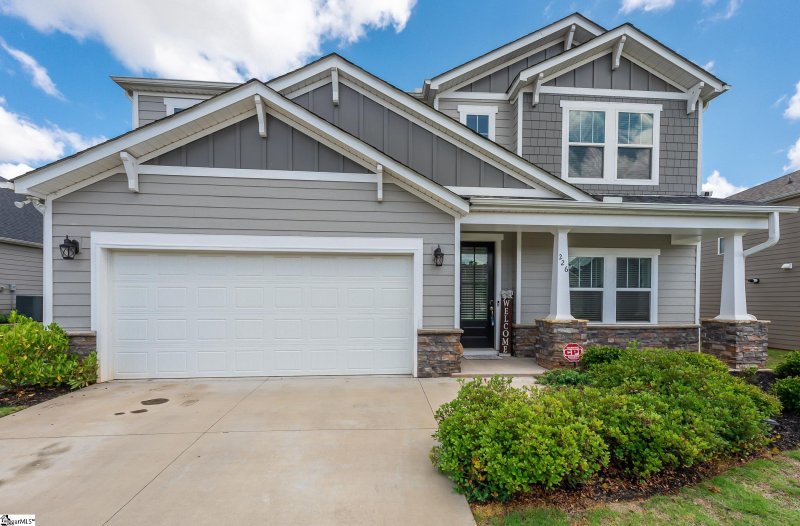 Property image 2 at 226 Delbourne Lane, Greer, SC 29651