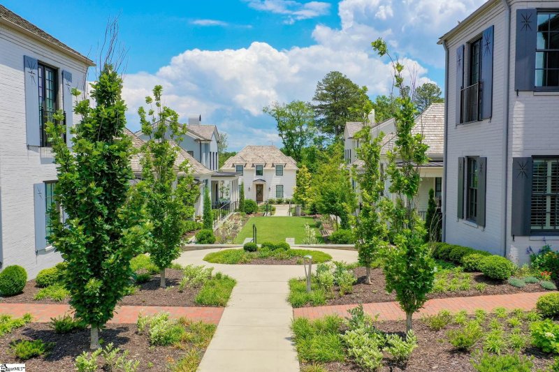 Property image 4 of 5 Dudley Place in Hartness, Greenville, SC 29615