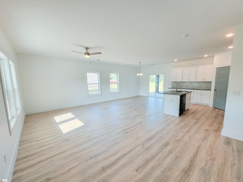 Property image 4 at 205 Essex Drive, Clinton, SC 29325