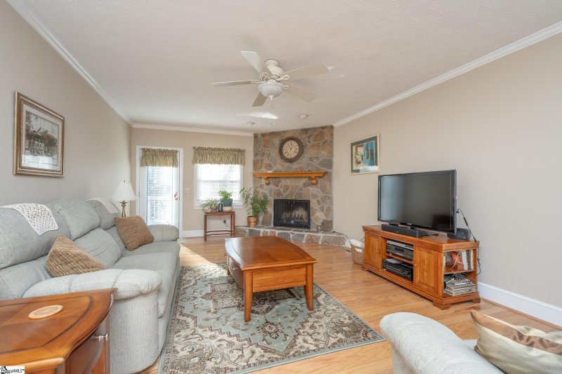 Property image 2 at 1102 Brentwood Way, Simpsonville, SC 29680