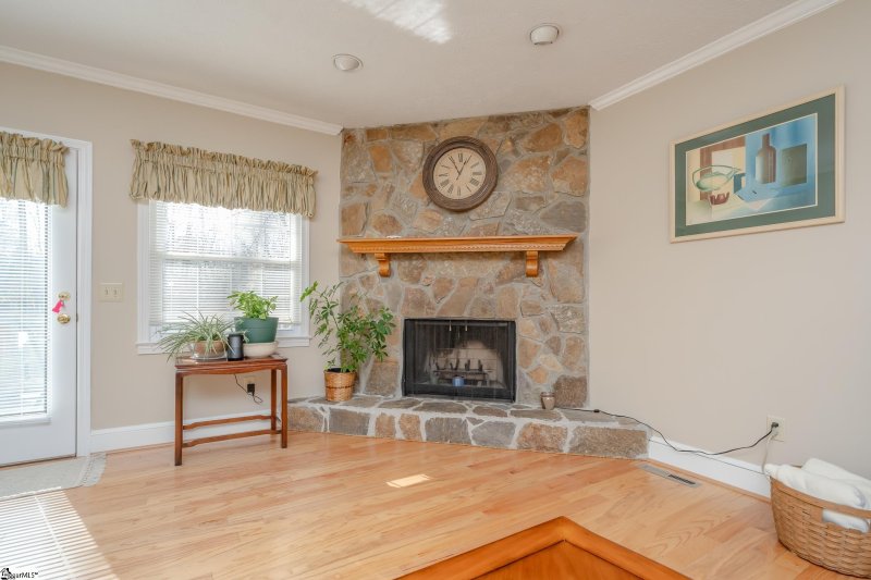 Property image 3 at 1102 Brentwood Way, Simpsonville, SC 29680