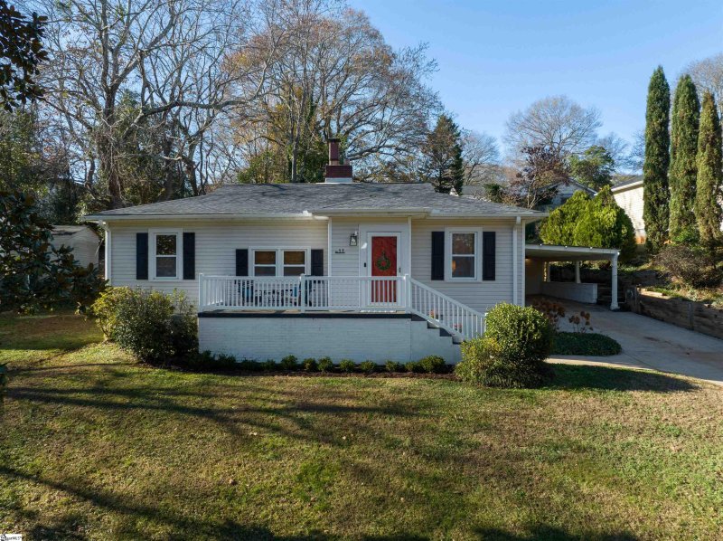 Property image 2 at 11 Kirkwood Lane, Greenville, SC 29607