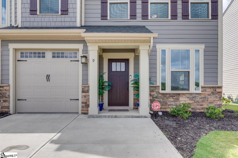 Property image 2 at 9 Moss Hollow Way, Simpsonville, SC 29680