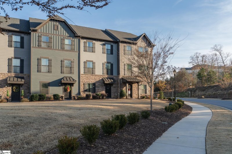 Property image 3 at 8 Stinson Road, Greenville, SC 29607