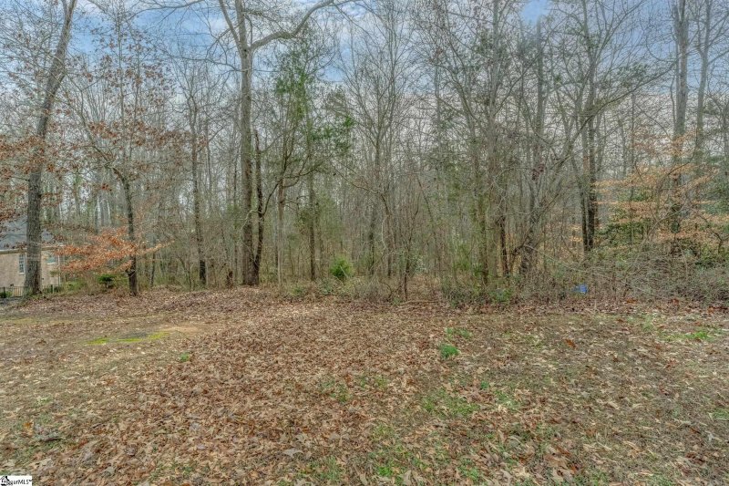 5 Woodland Hills Lane