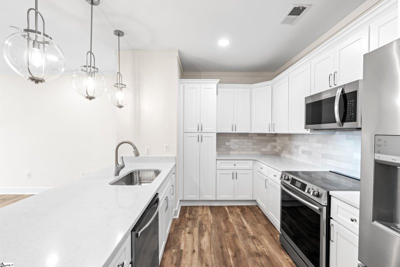 Property image 5 at 98 E McBee Avenue, Greenville, SC 29601