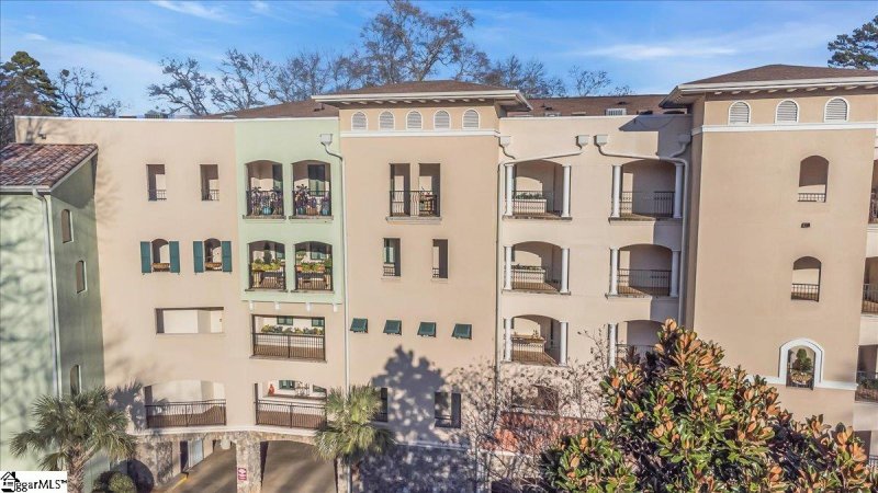 1209 E Washington Street