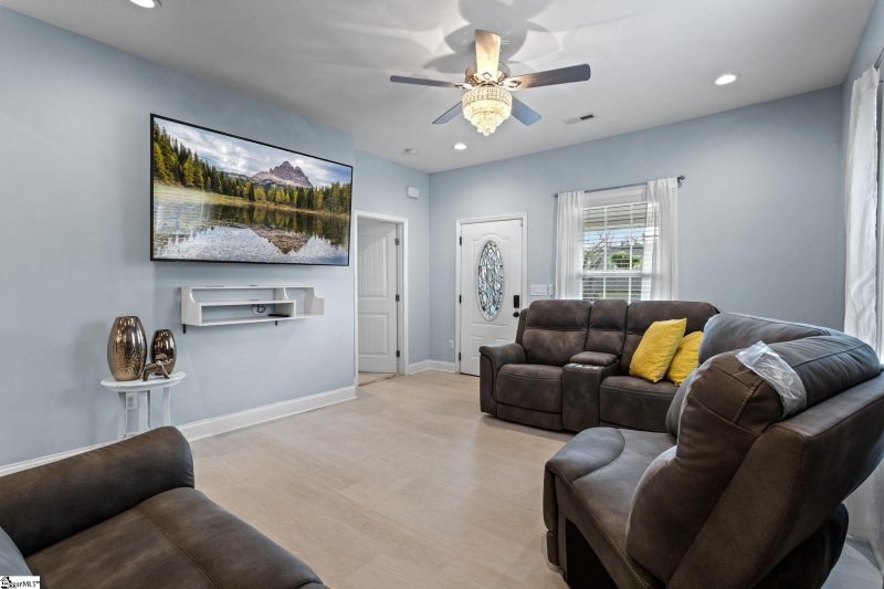 Property image 4 at 28 Donaldson Street, Greenville, SC 29611-3515