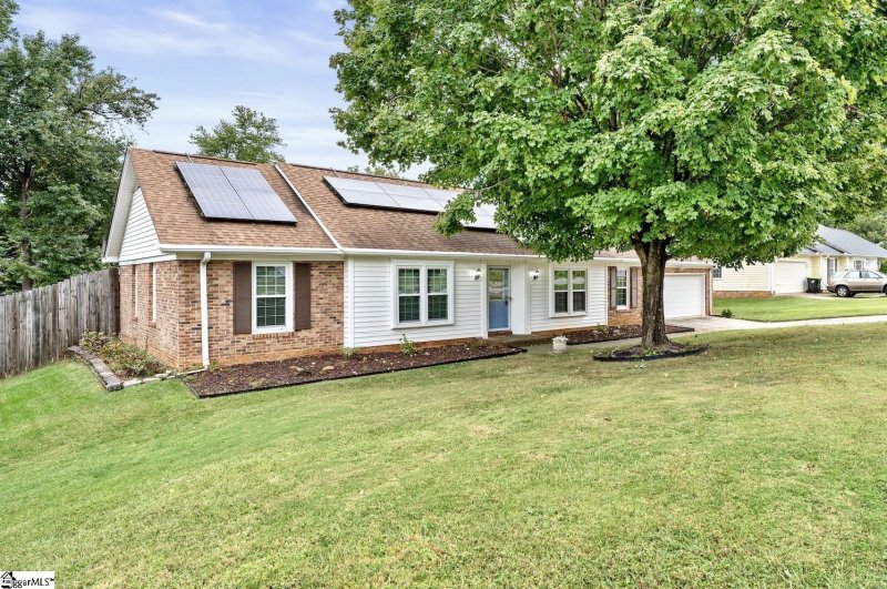 Property image 2 at 10 Fieldstone Place, Greenville, SC 29615