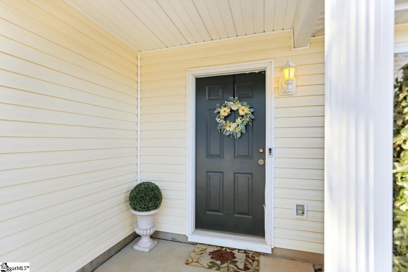 Property image 4 at 8 Red Shirt Court, Greer, SC 29651