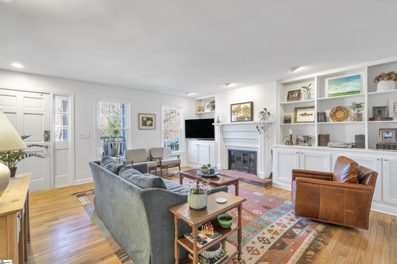 Property image 3 at 14 Meredith Lane, Greenville, SC 29607