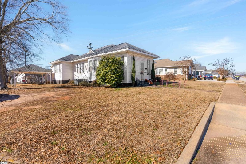 Property image 2 at 19 Groce Road, Lyman, SC 29365