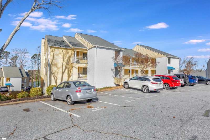 Property image 2 at 1204 Northlake Drive, Anderson, SC 29625