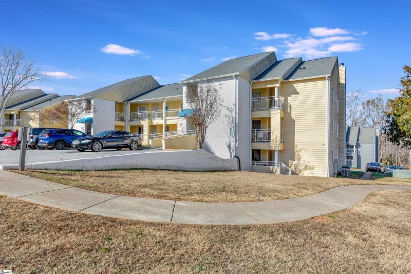 Property image 3 at 1204 Northlake Drive, Anderson, SC 29625