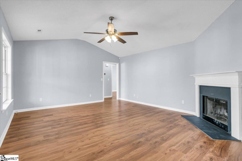 Property image 3 at 10 Trumpeter Lane, Simpsonville, SC 29680