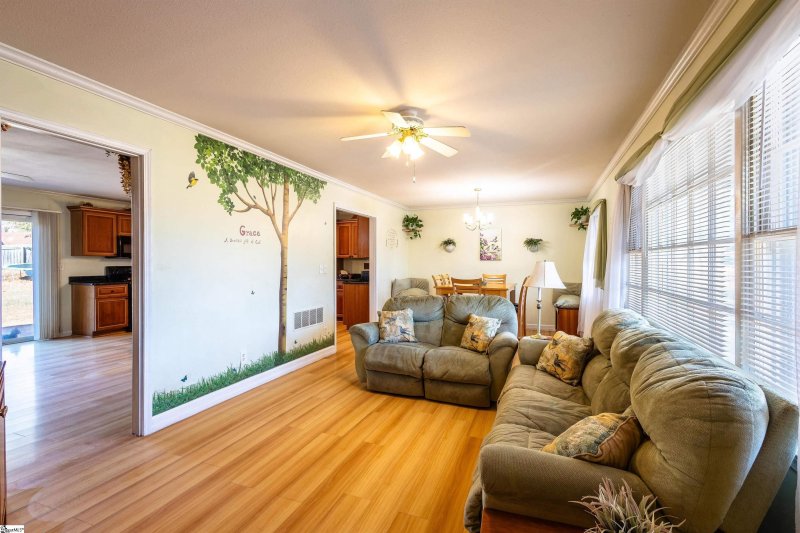 Property image 4 at 921 Highway 357, Greer, SC 29651