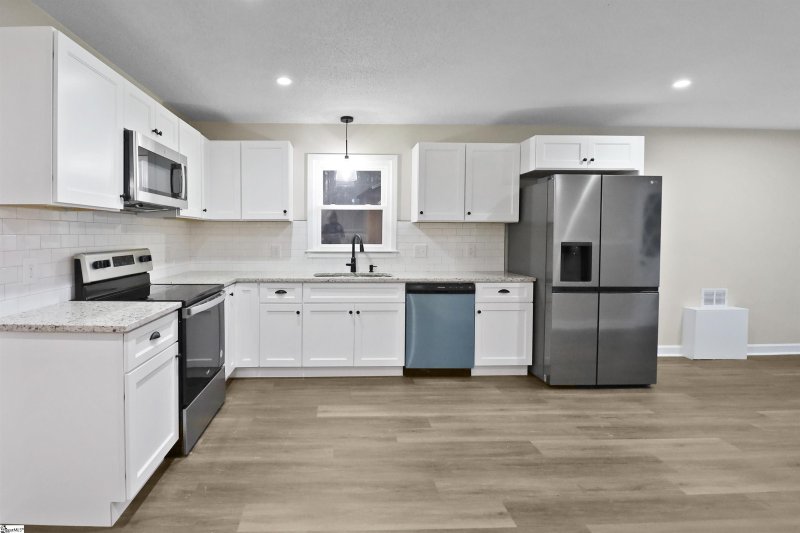 Property image 2 at 106 Longview Terrace, Easley, SC 29642