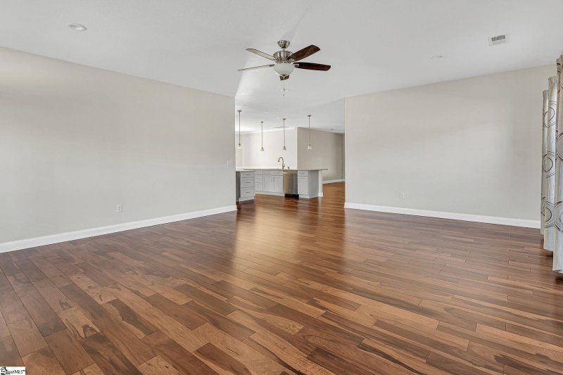 Property image 4 at 104 Reedy Springs Lane, Greenville, SC 29605-6455