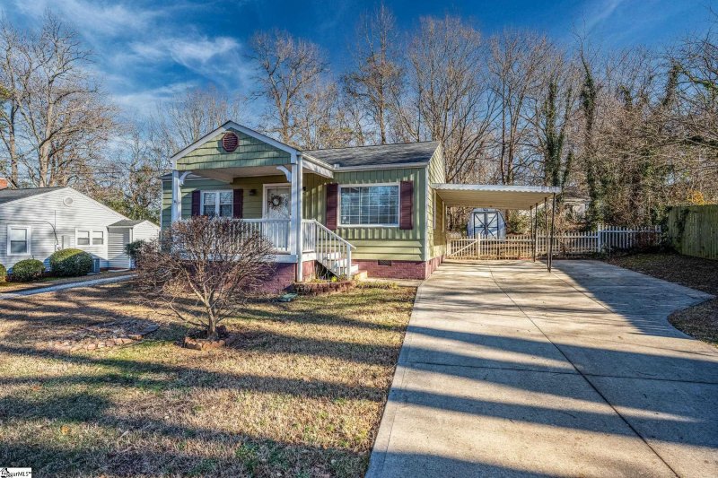 Property image 2 at 304 Pisgah Drive, Greenville, SC 29609